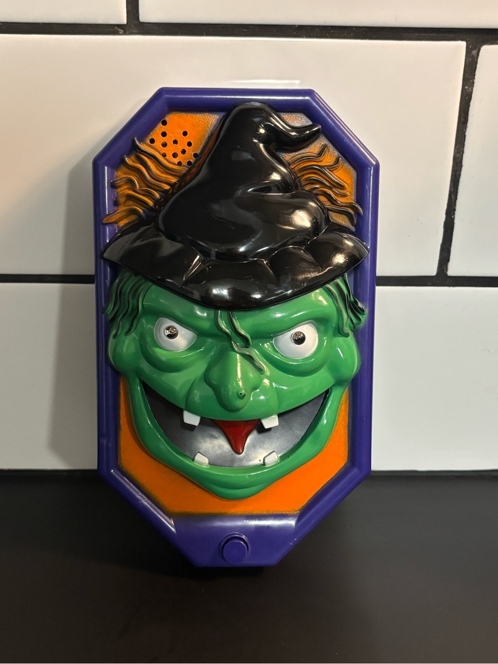 Vintage 90’s Gemmy Halloween Witch Doorbell Animated Spooky Wall Plaque Decor